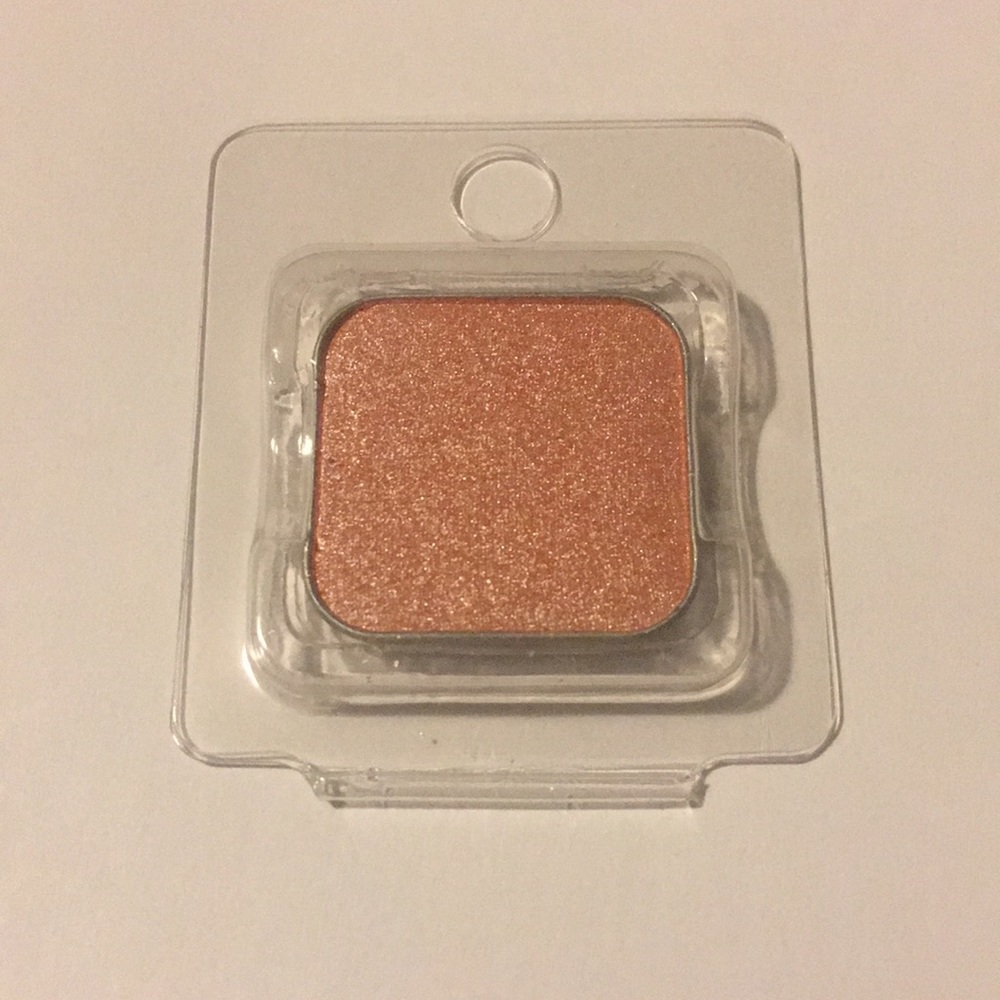 Brand new Maskcara eye shadow Soul Mate color